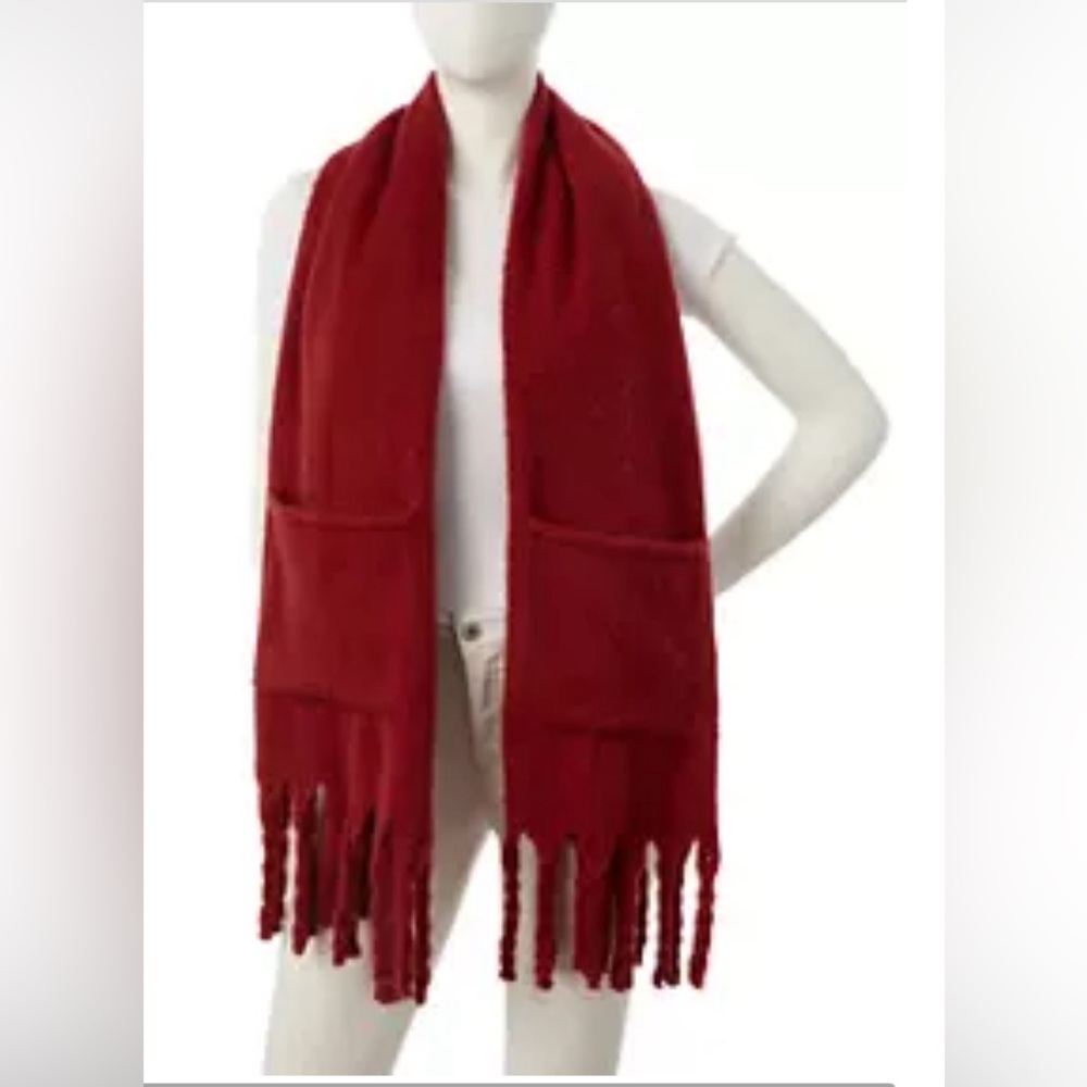 TRUE CRAFT || Red Blanket Scarf with Hand Pockets.